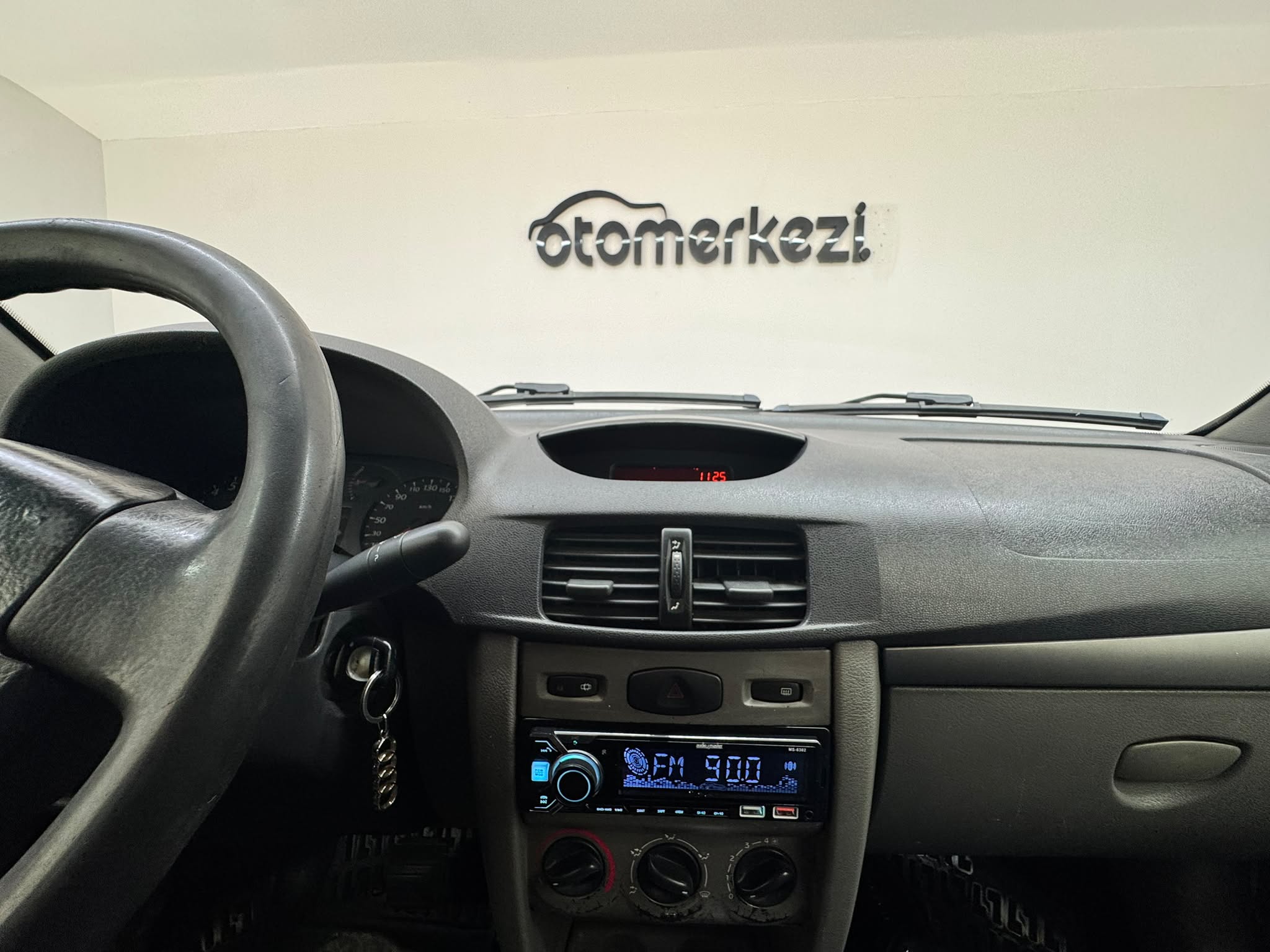RENAULT SYMBOL 12